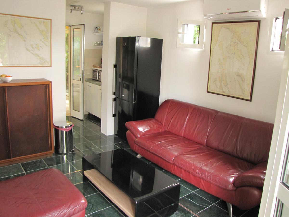 Holiday Home Momcilovic มาลินสกา ภายนอก รูปภาพ