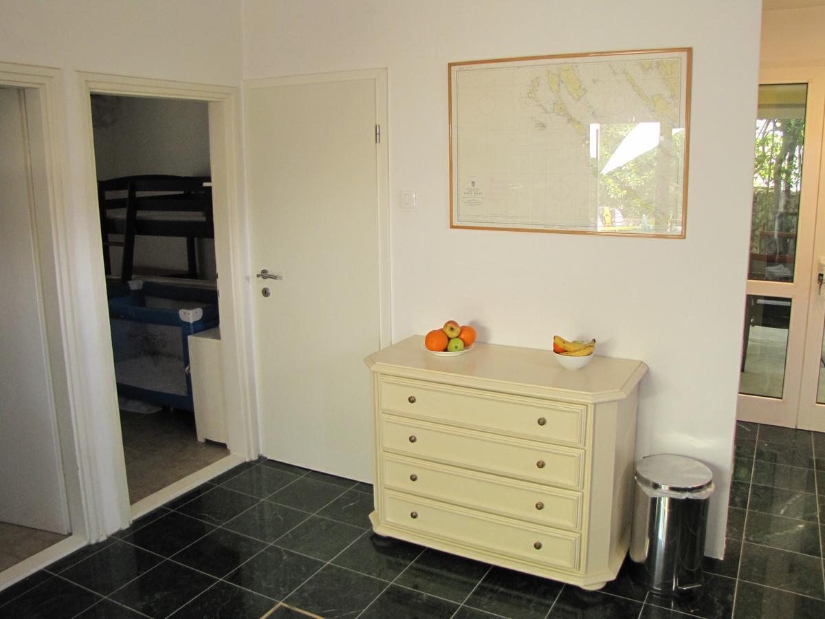 Holiday Home Momcilovic มาลินสกา ภายนอก รูปภาพ